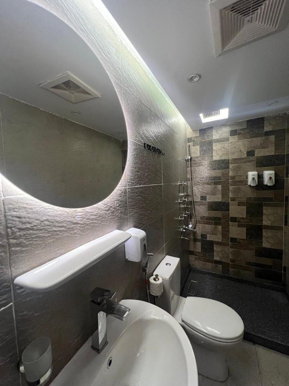 Space Hostel *